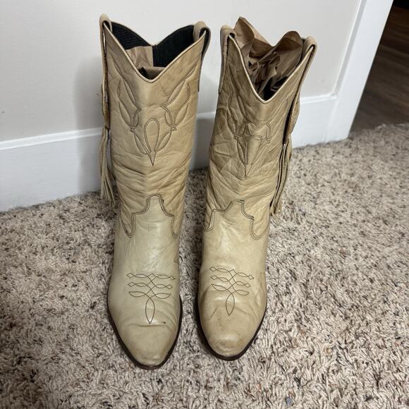Laredo Womens Crunch Tassel Boots Size 8 Tan Leather Made in USA Western Cowgirl - Picture 1 of 9